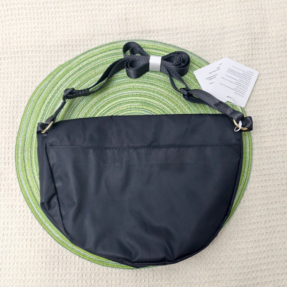 Lululemon All Night Festival Bag 5L Black Gold Accents - Picture 2 of 7